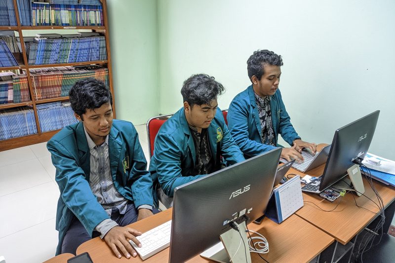 Mahasiswa UNU Blitar Praktik Kerja Lapangan ke Perpustakaan IAIN Kediri