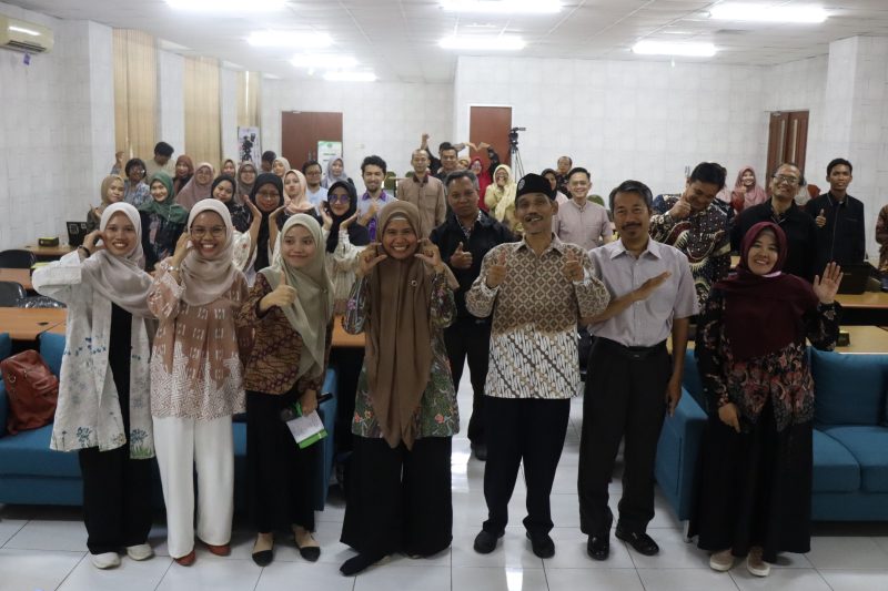 Pustakawan IAIN Kediri upgrade skill literatur research